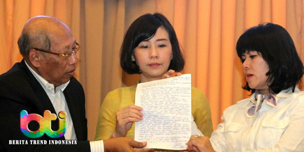 kesedihan-veronica-ketika-menyampaikan-surat-ahok