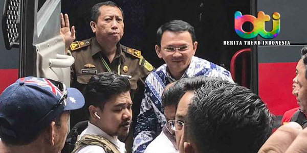 ahok-gue-suka-olahraga-gelantungan-seperti-monyet