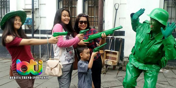 rezeki-patung-hidup-di-kala-lebaran