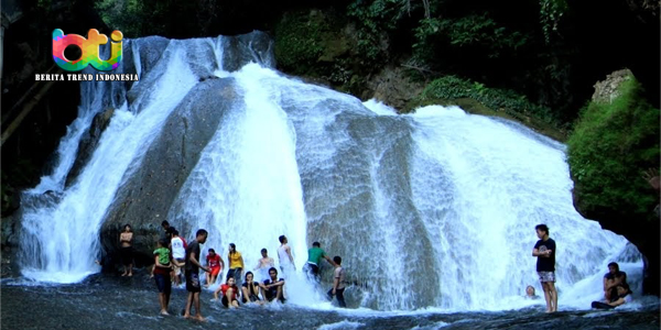 air-terjun-terindah-ini-ada-di-makassar