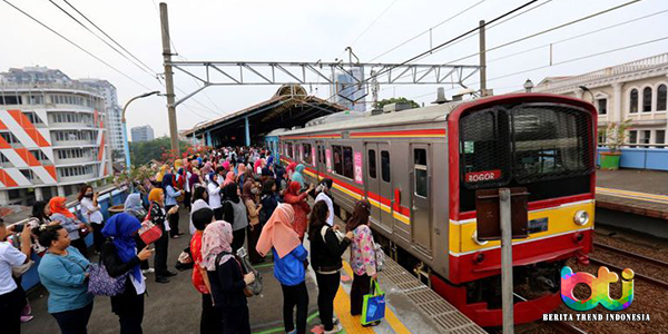 Dalam Rangka Memperingati HUT ke-72 RI, 17 Agustus 2017, Tiket KA Dan KRL Gratis