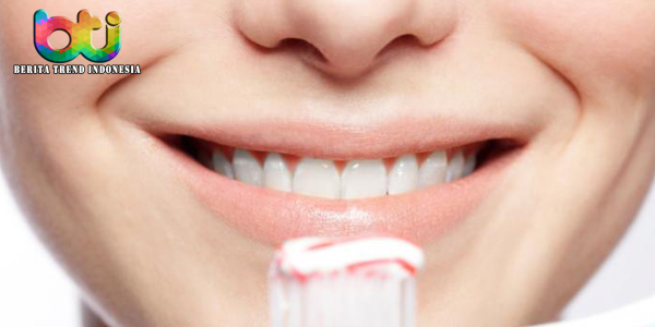 Sikat Gigi Tidak Cukup Untuk Menghilangkan Seluruh Kuman Yang Terdapat Di Mulut