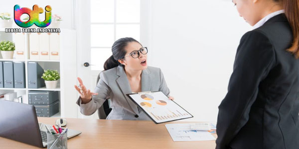 Dimarahin Dan Tidak Dihargai Kinerjanya Oleh Atasan Dapat Menyebabkan Psikotik