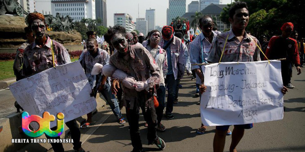 istana-negara-di-demo-zombie-dari-buruh-pertamina