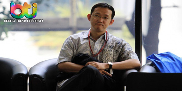 Sunny Mantan Staf Ahok, Menjadi Sekretaris Dewan Pembina PSI