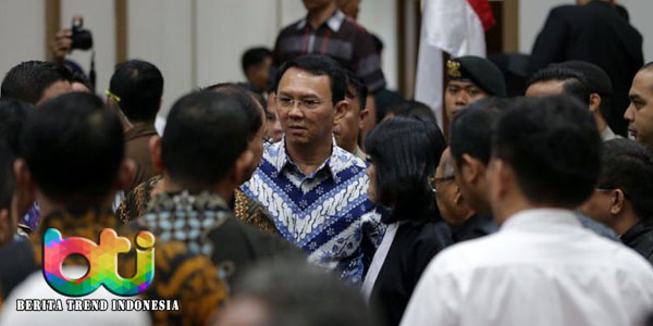 putusan-hakim-di-anggap-khilaf-ahok-ajukan-pk