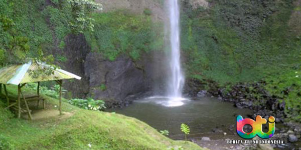 pesona-air-terjun-cimahi-di-bandung