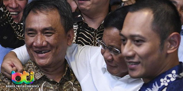 PSI-Ke-Andi-Arief-Bagaimana-Rasanya-Dirangkul-Jenderal-Kardus