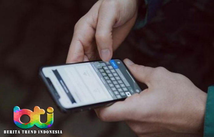 Ditolak saat Komplain HP Rusak, Pria 40 Tahun Bakar Diri depan Konter