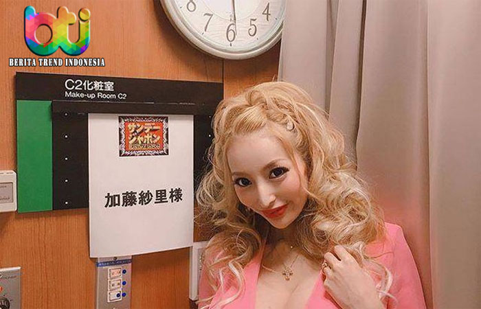 Sepekan Setelah Menikah, Model Ini Minta Cerai Sehabis Suaminya Bokek